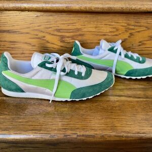 PUMA Easy Rider Sneakers Green and White 8.5